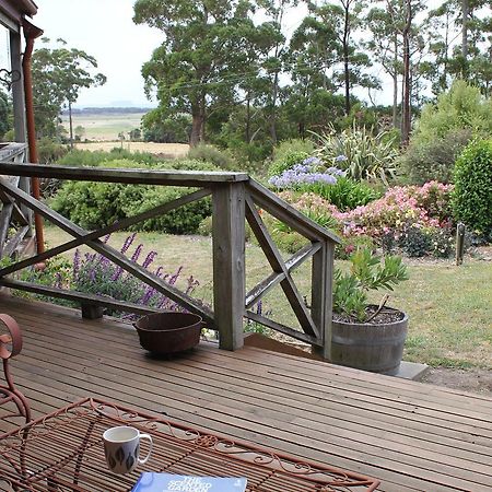 Eagle'S Roost Farmstay B&B Rocky Cape Exterior photo