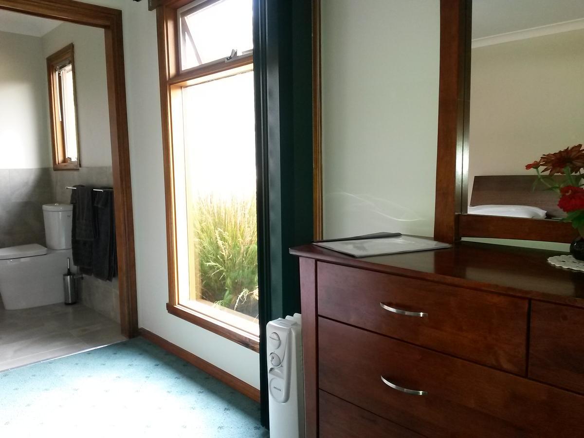 Eagle'S Roost Farmstay B&B Rocky Cape Exterior photo
