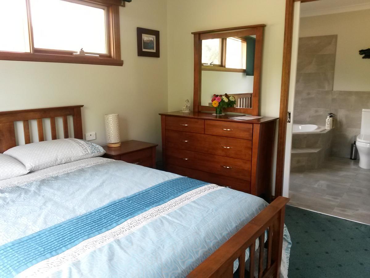 Eagle'S Roost Farmstay B&B Rocky Cape Exterior photo